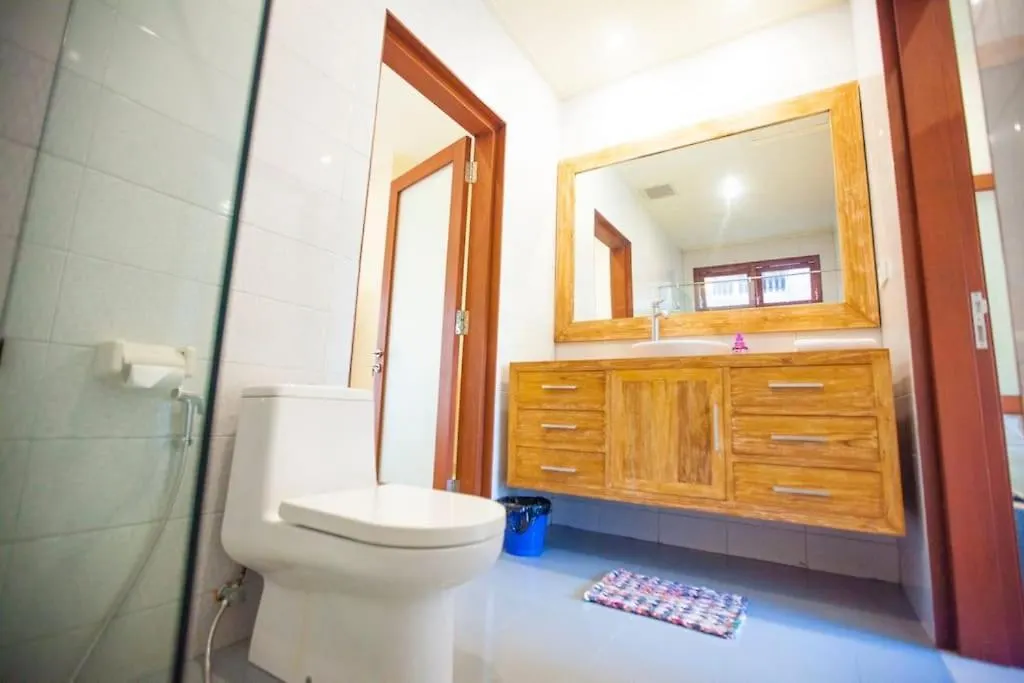 Vibrant Getaway In Seminyak: Villa Buyaya
