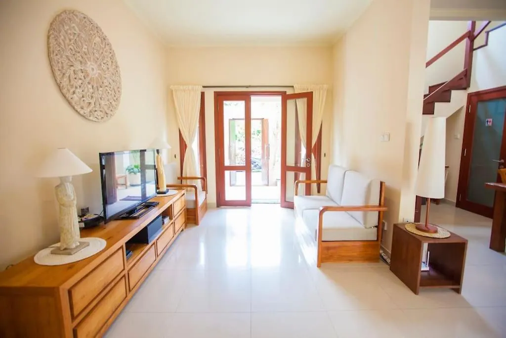 Vibrant Getaway In Seminyak: Villa Buyaya 0*,