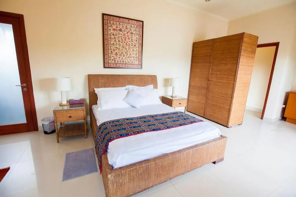 Vibrant Getaway In Seminyak: Villa Buyaya